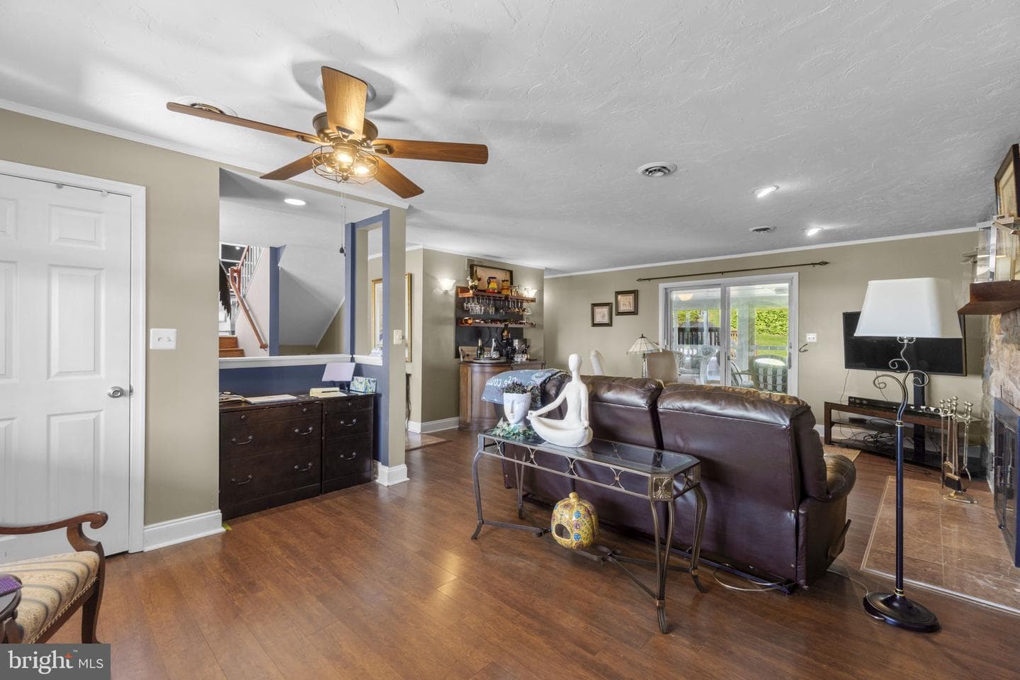 13724 Hillside Avenue photo 17