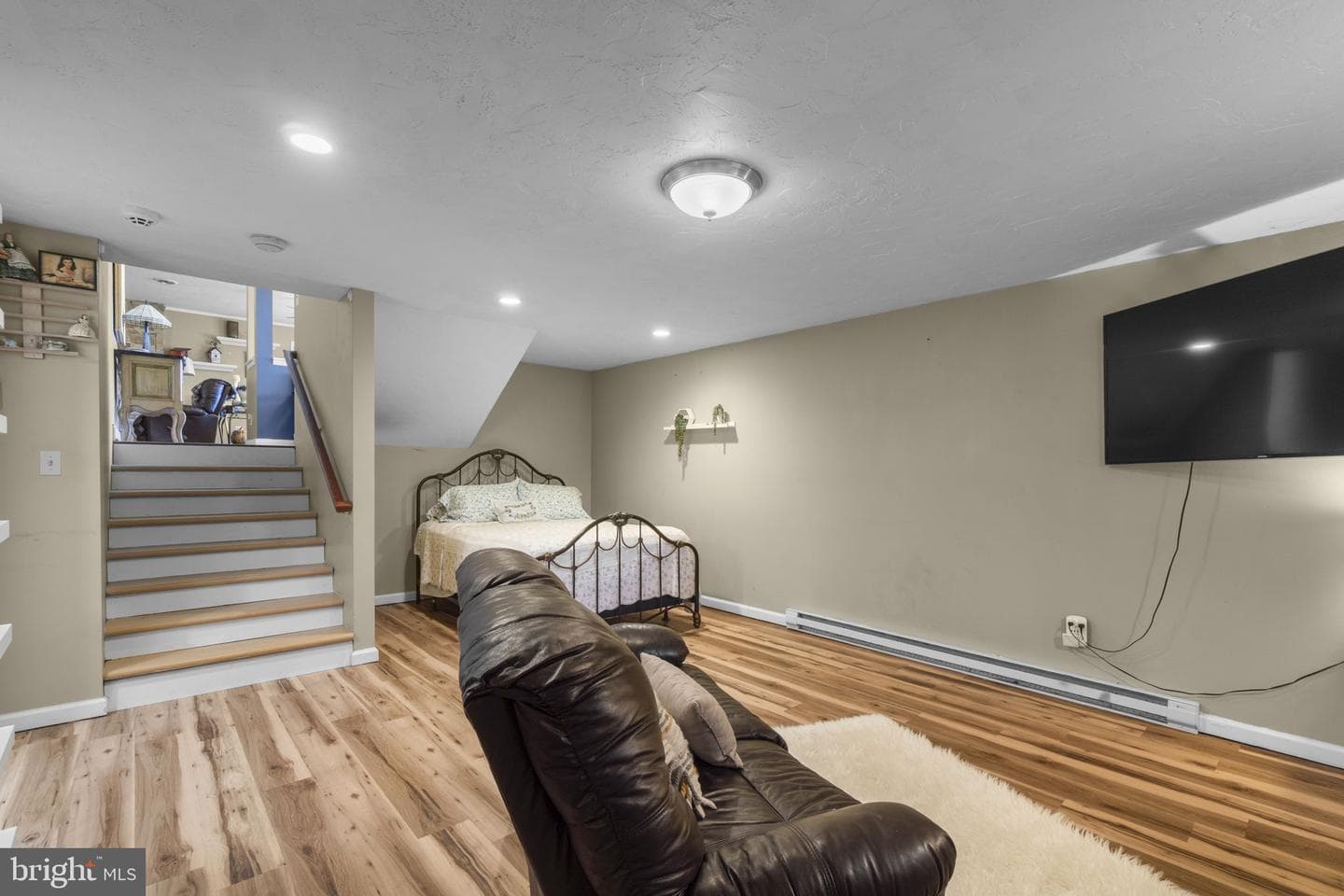 13724 Hillside Avenue photo 35