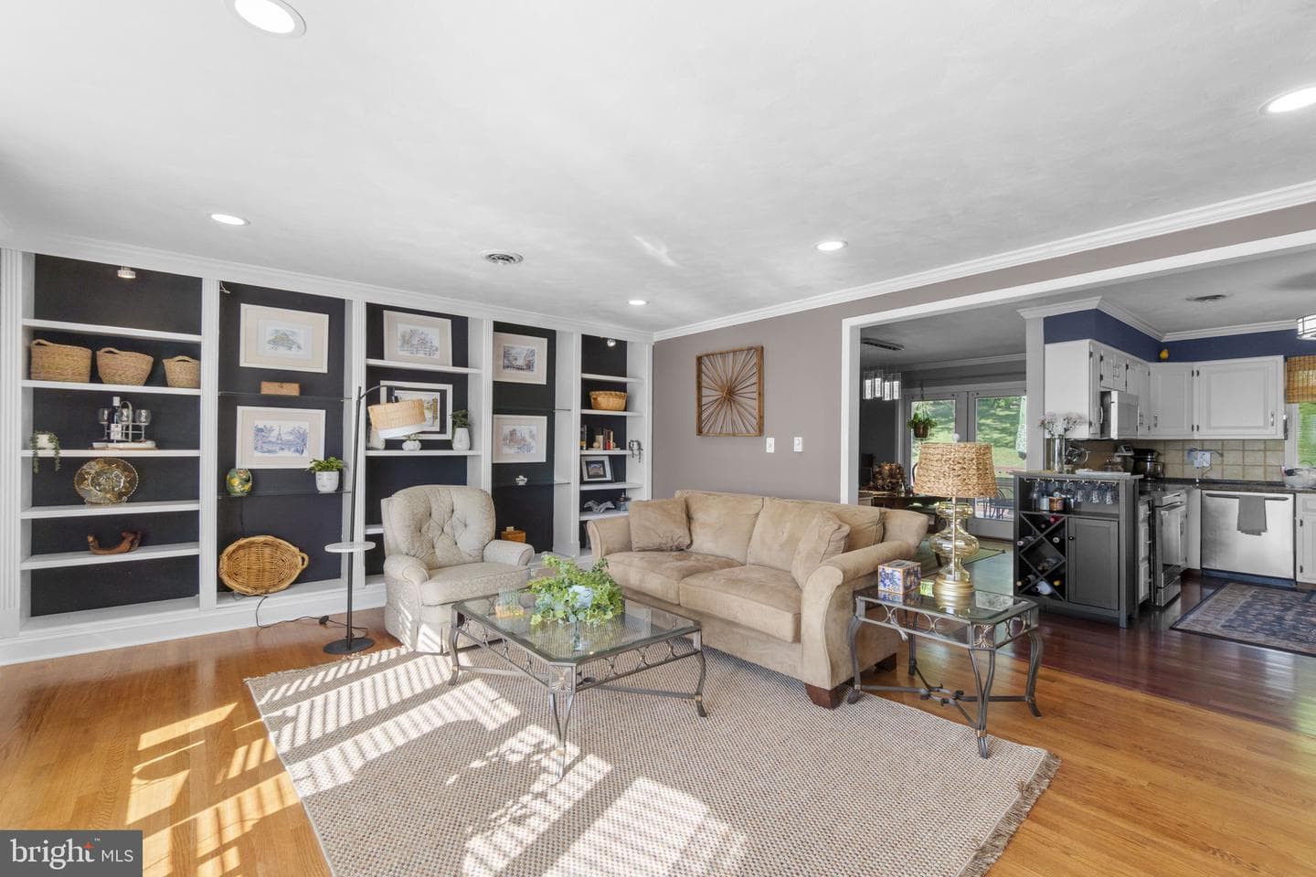 13724 Hillside Avenue photo 5