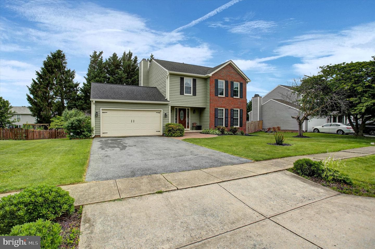 210 Burlington Avenue photo 3