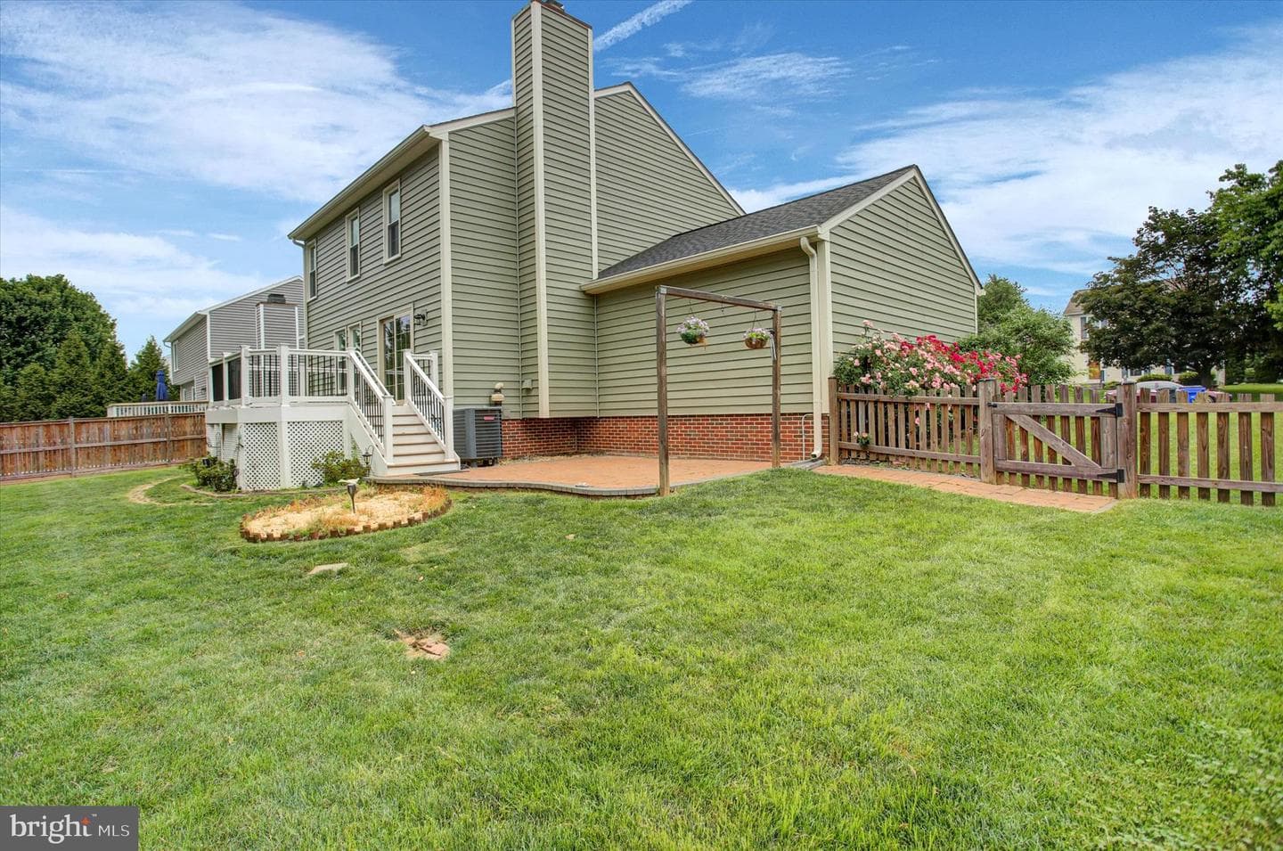 210 Burlington Avenue photo 51