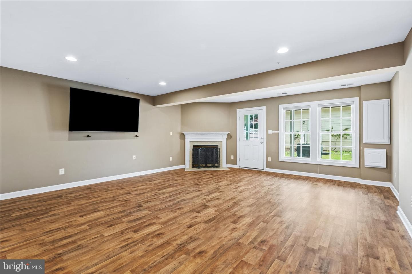 9393 Penrose Street photo 35