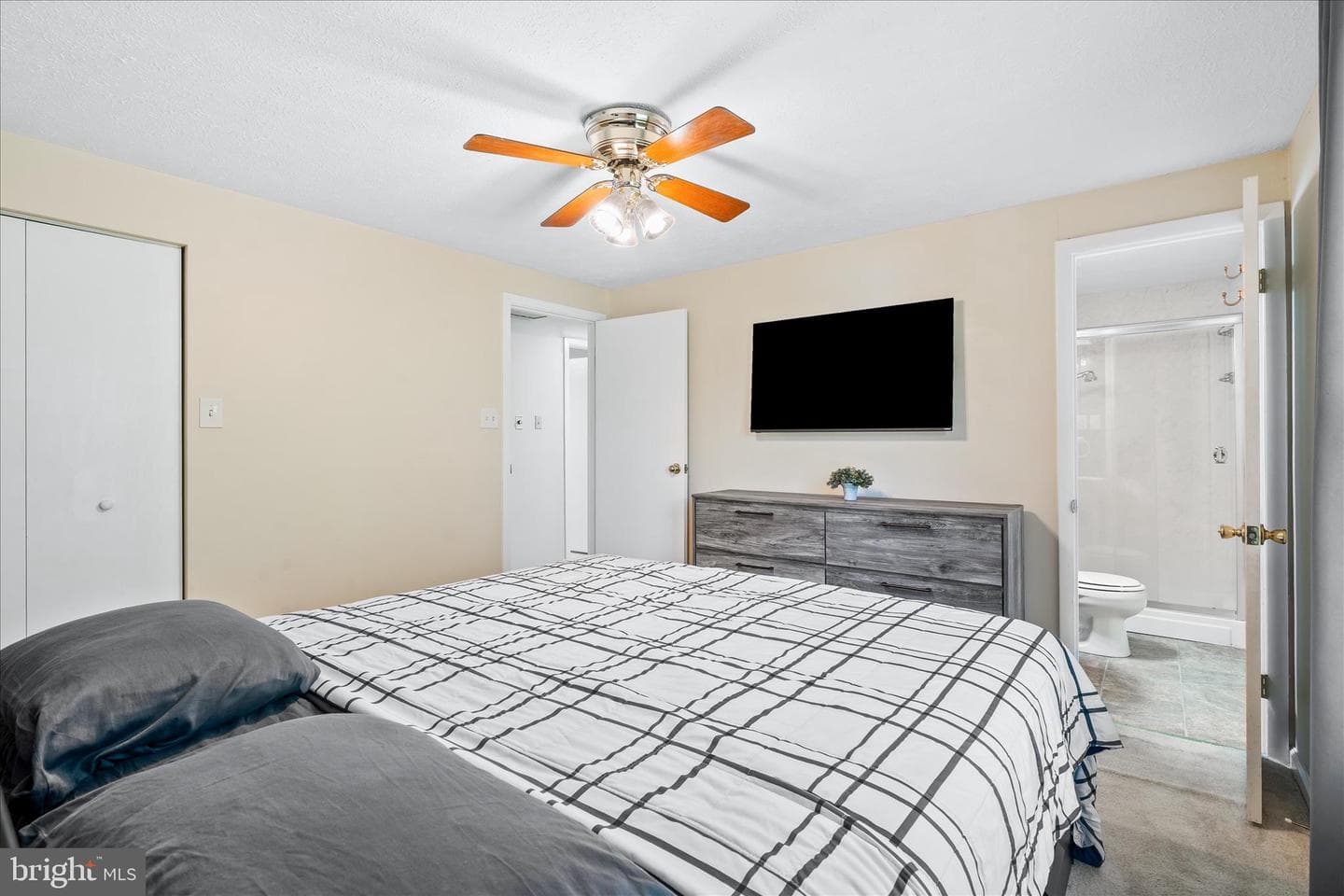 7014 Willow Tree Drive S photo 23