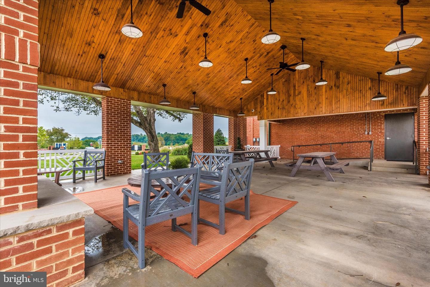 1090 Holden Road photo 56