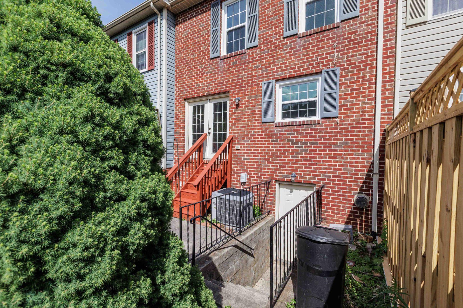 2433 Dunmore Court photo 32