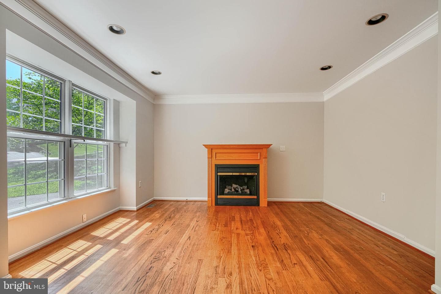 1002 Midvale Avenue photo 9