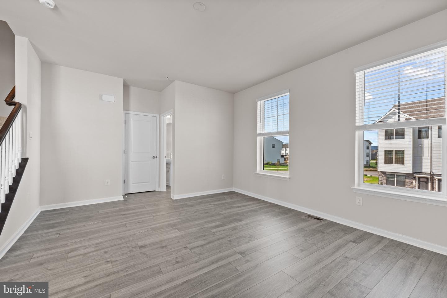 379 Ensemble Way photo 18