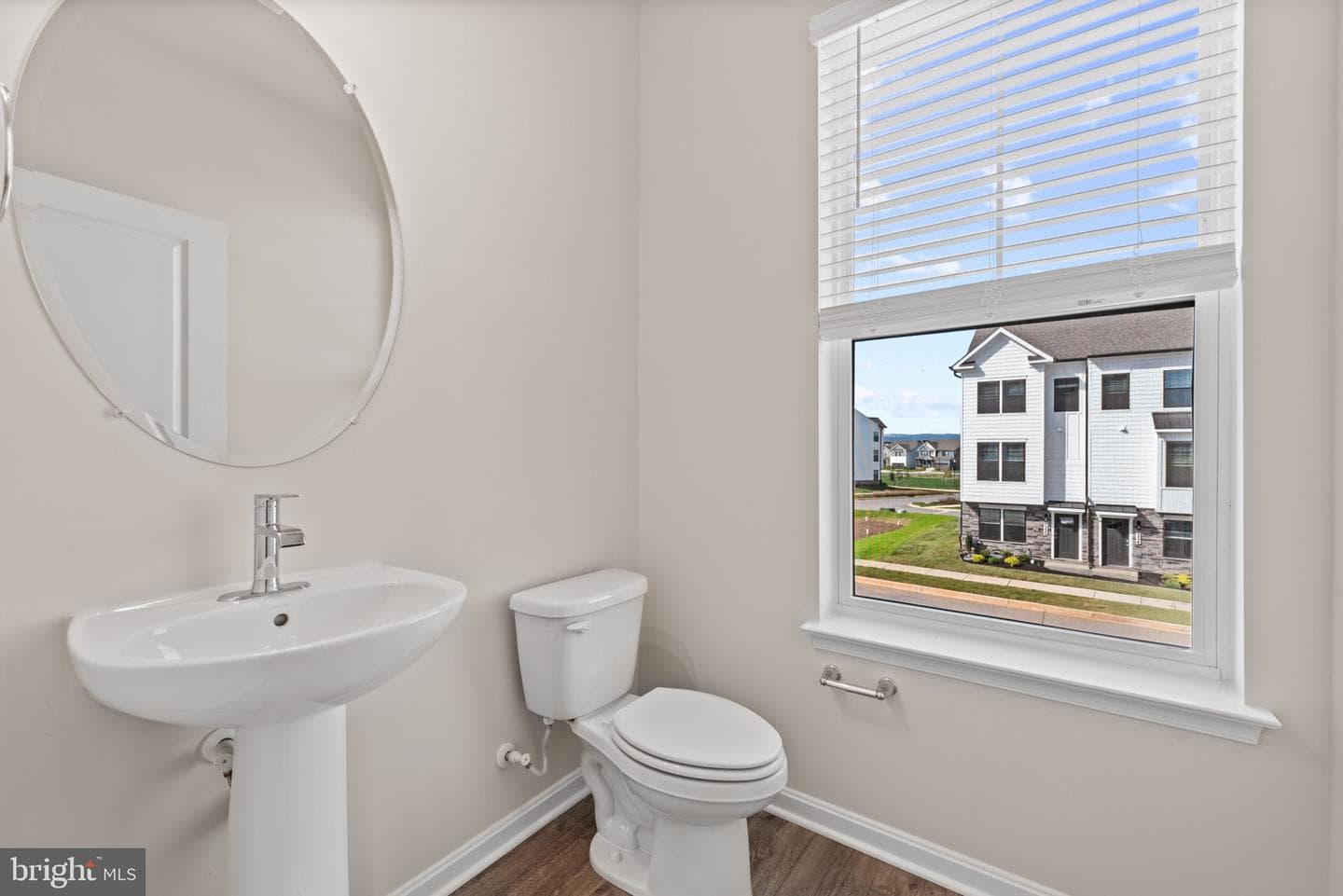379 Ensemble Way photo 21