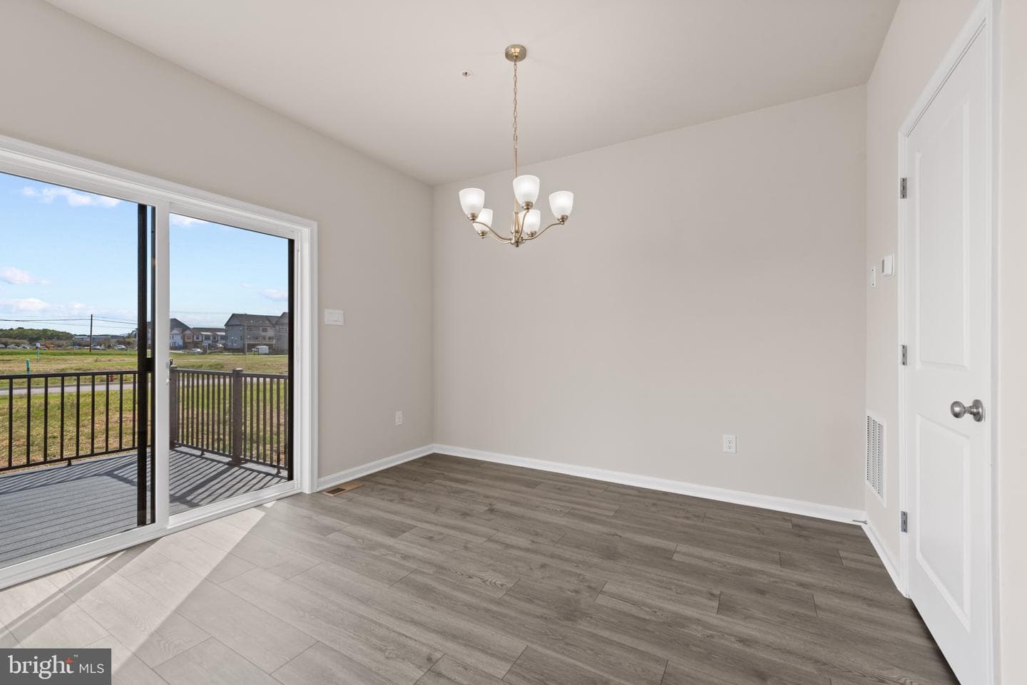 379 Ensemble Way photo 9