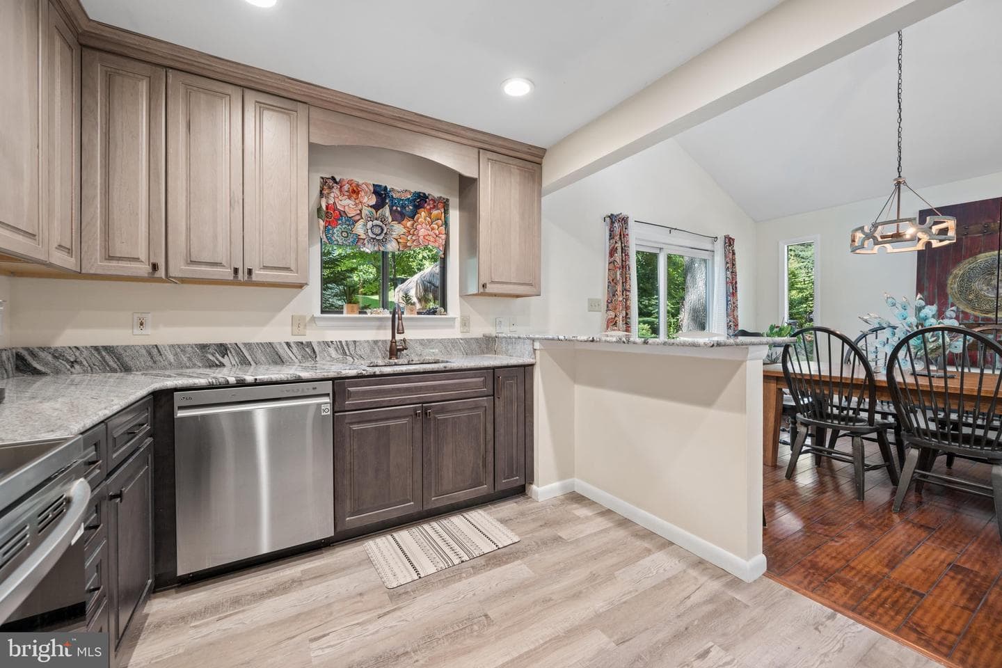 7004 Fox Chase Road photo 17