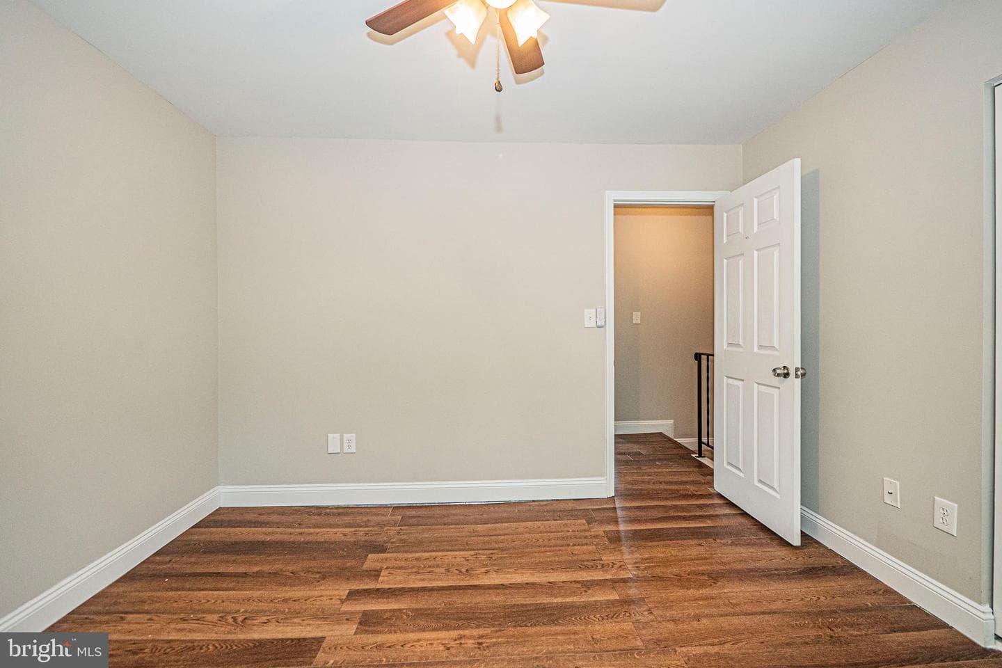 532 Essex Place photo 11