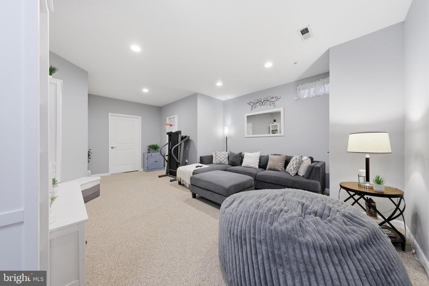 514 Bentz Street N photo 36