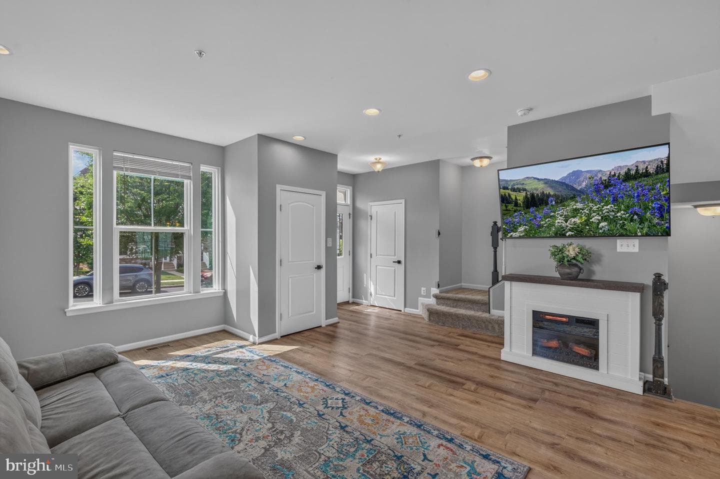 1317 Scheer Street photo 4