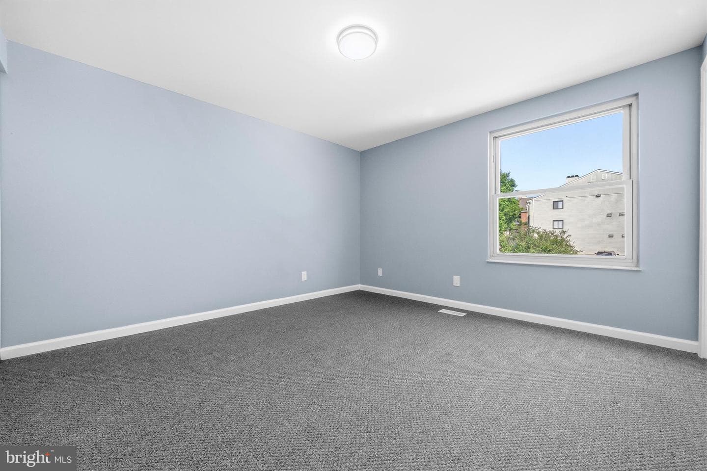 452 Center Street photo 18