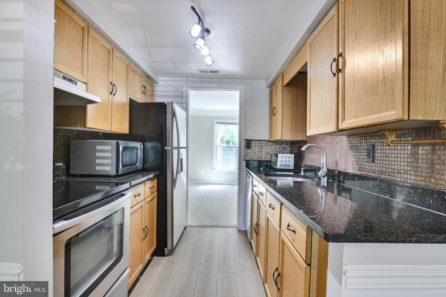 146 Lauren Court photo 3