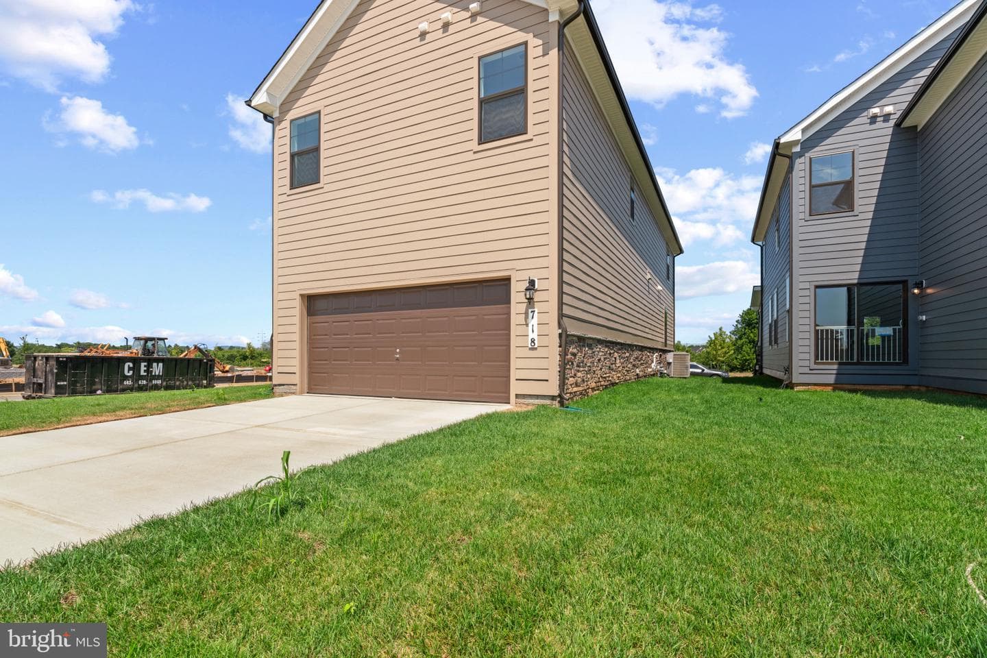 448 Hanson Street photo 4