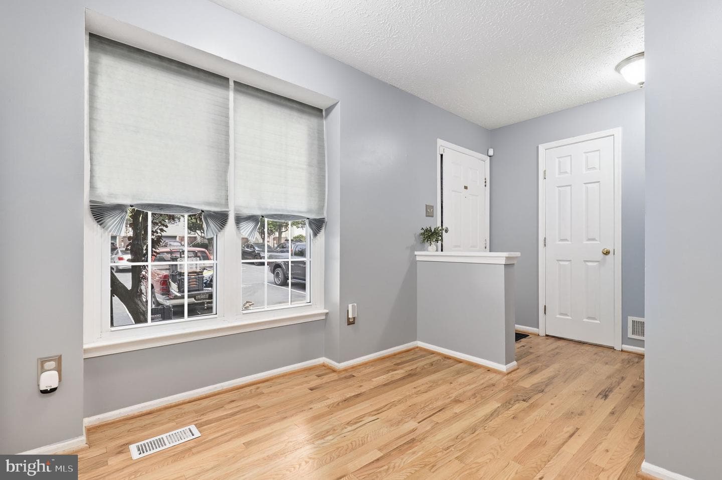 516 Sugarbush Circle photo 3
