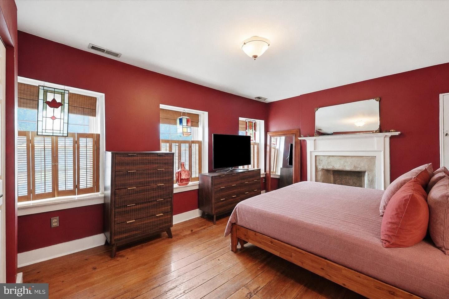 437 W South Street photo 18