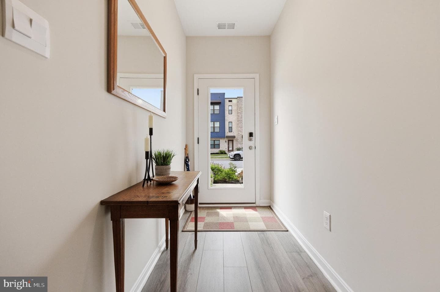 486 Tiller Street photo 3