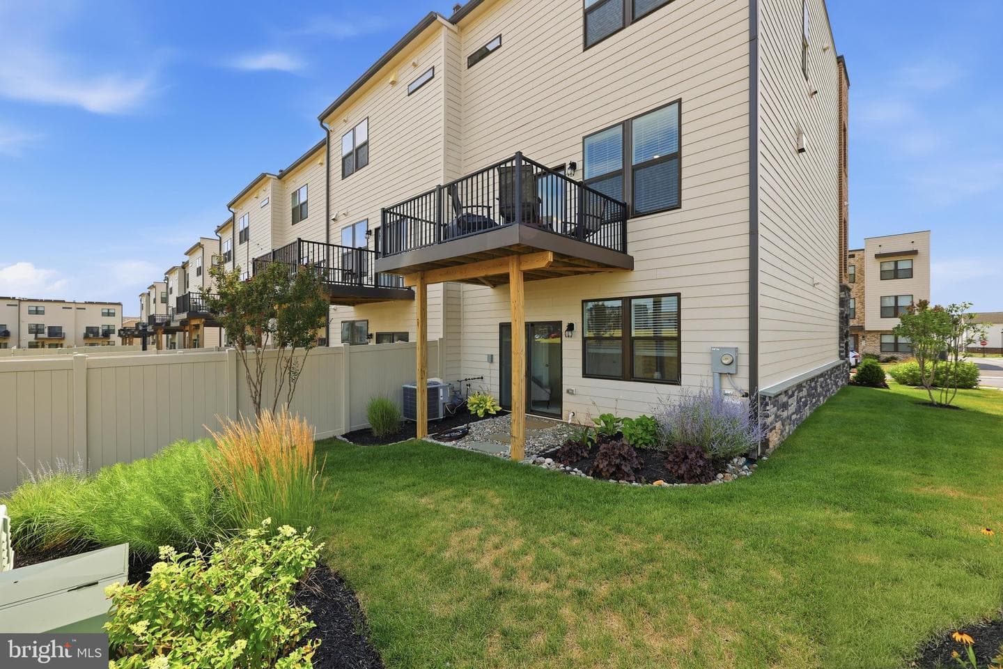 486 Tiller Street photo 44