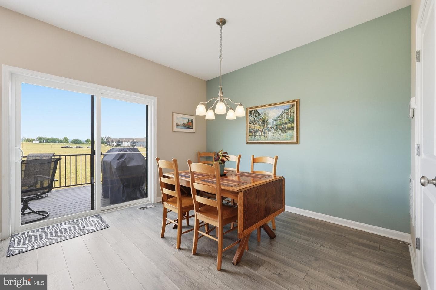 486 Tiller Street photo 9