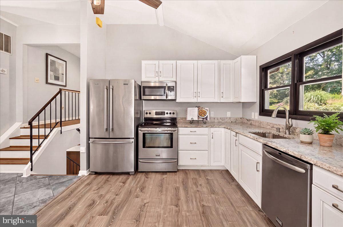 10294 Erie Way photo 8