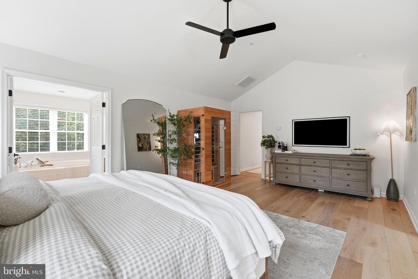 415 William Plummer Street photo 28
