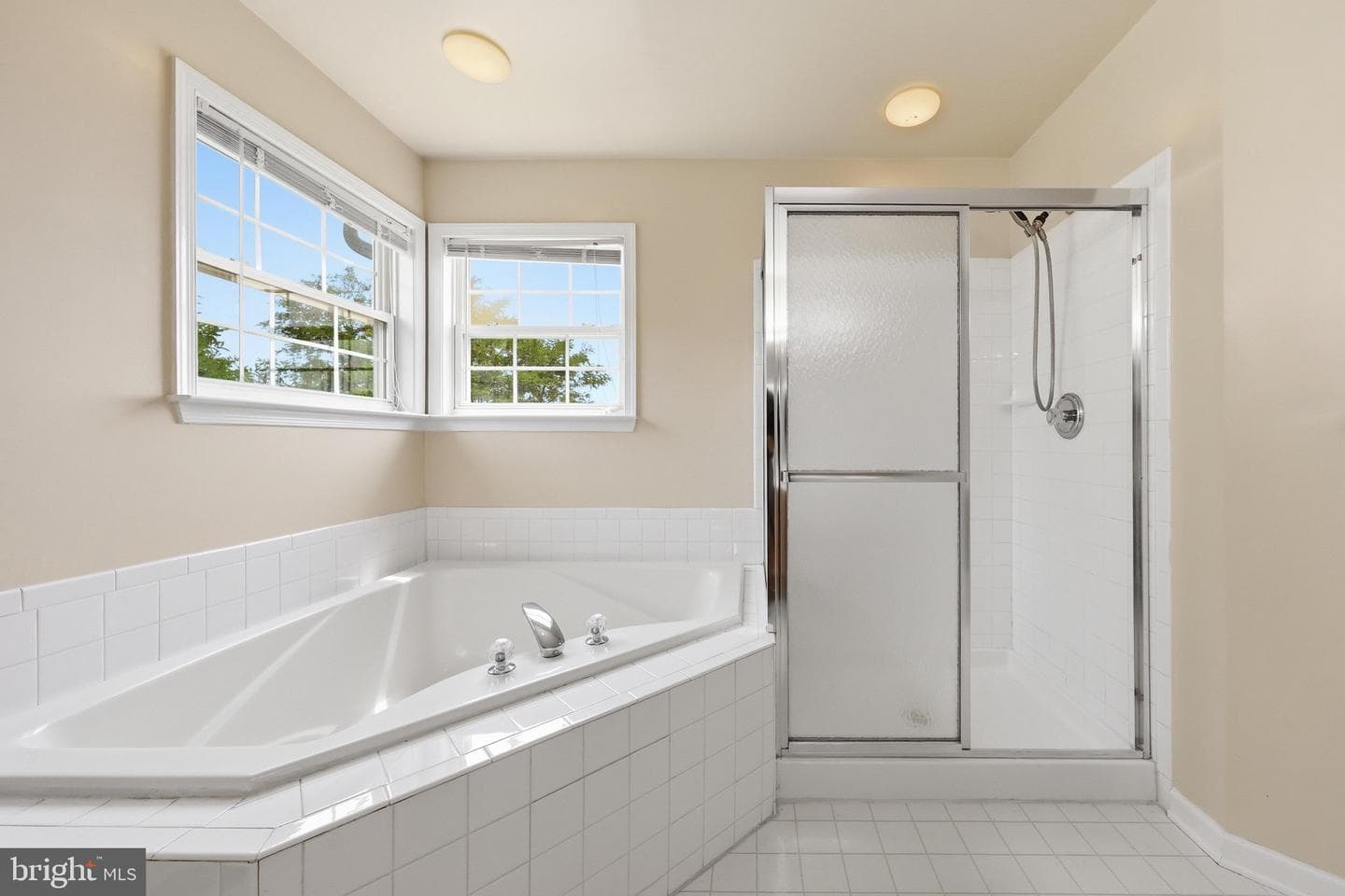814 Fifth Avenue photo 34
