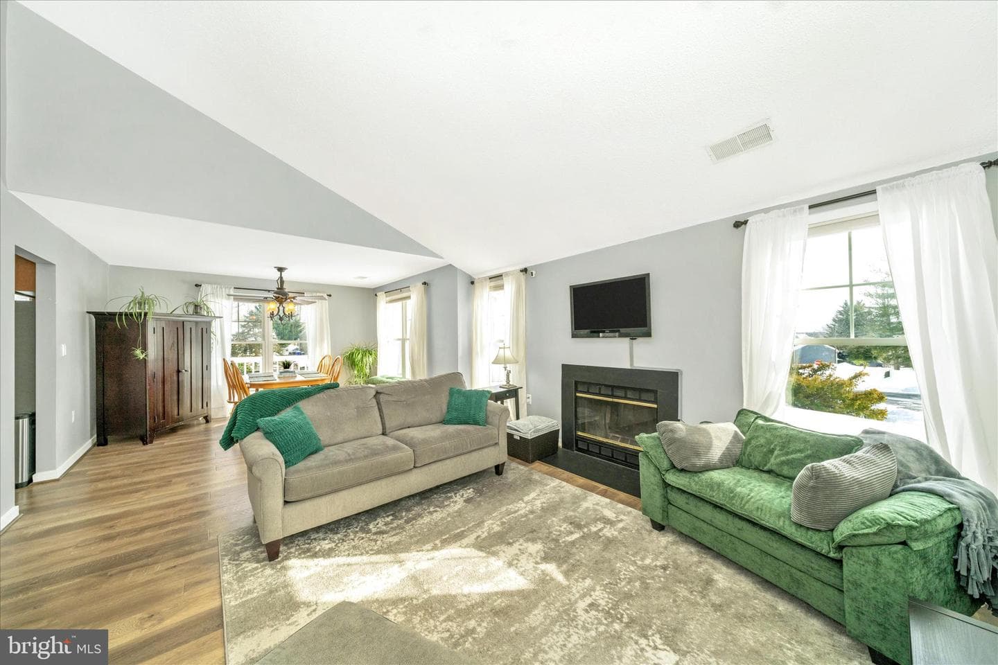 5759 Windwood Way photo 9