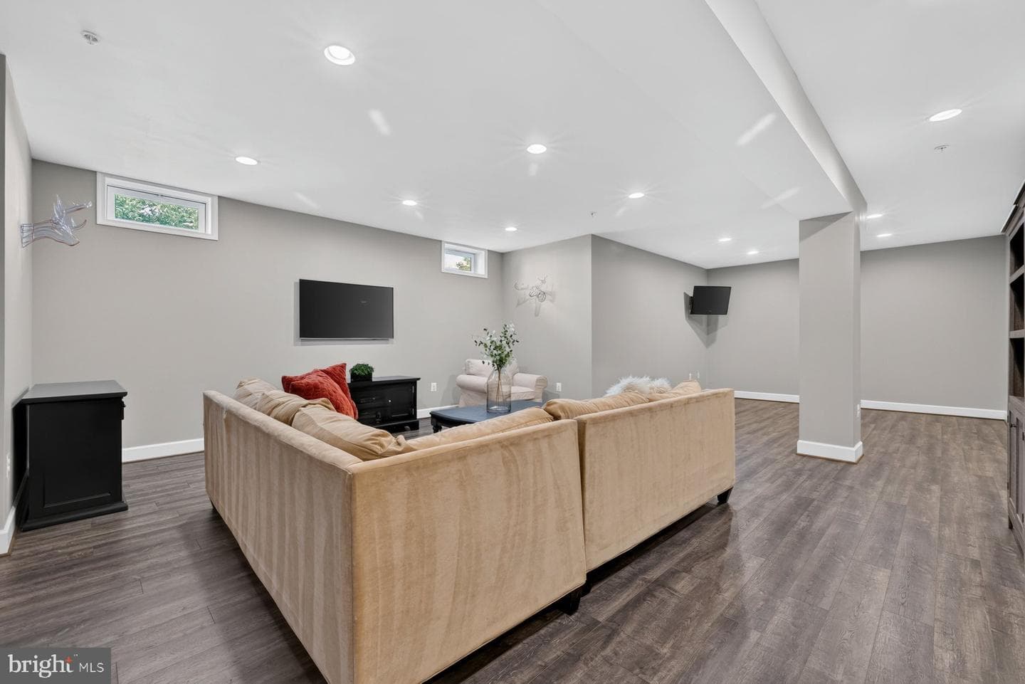 9754 Wyndham Drive photo 42