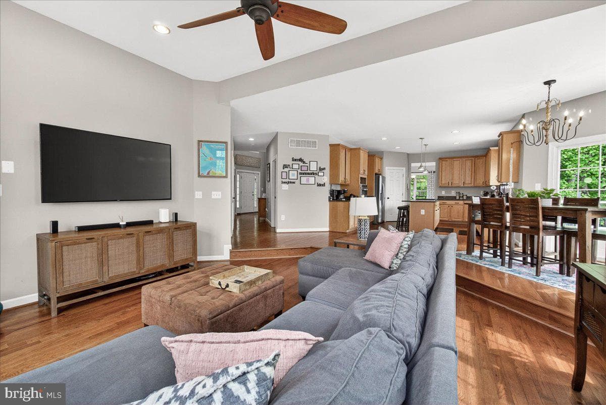 9710 Woodfield Court photo 17