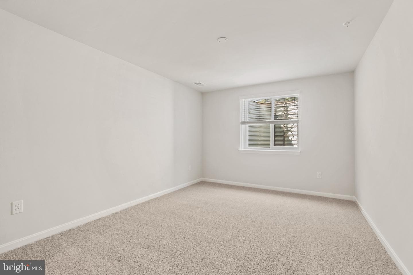 460 Ensemble Way photo 20