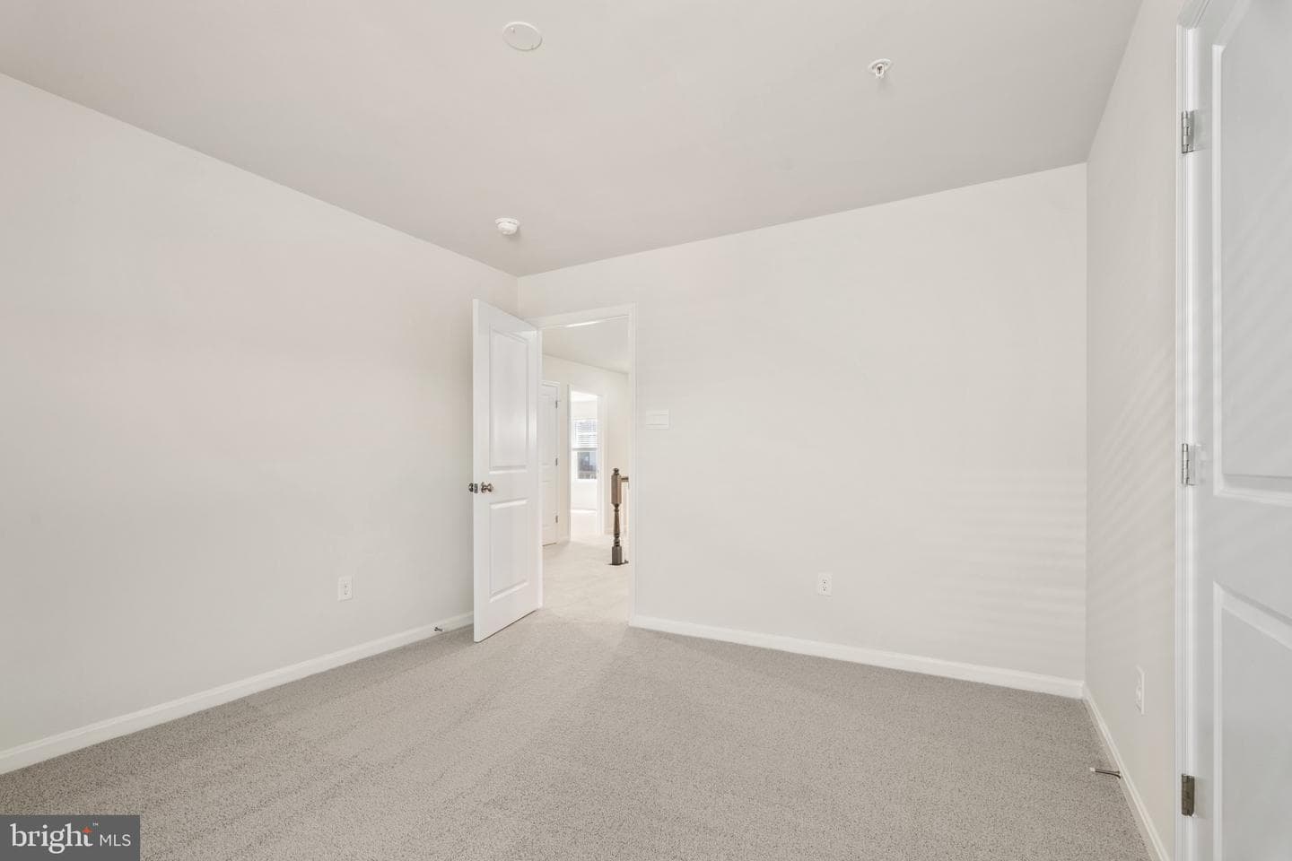 460 Ensemble Way photo 36