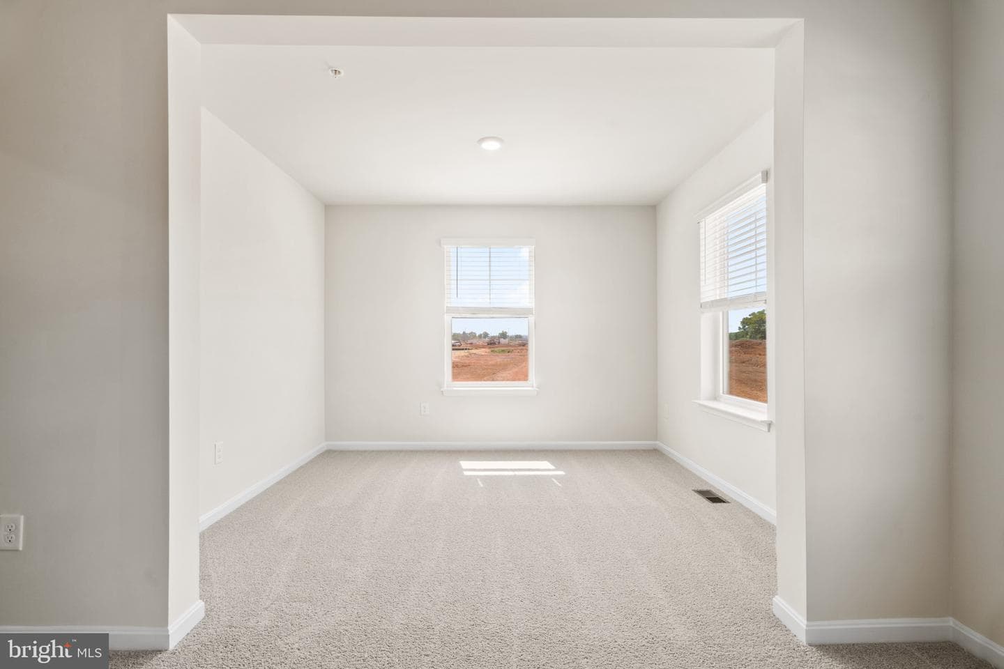 460 Ensemble Way photo 37