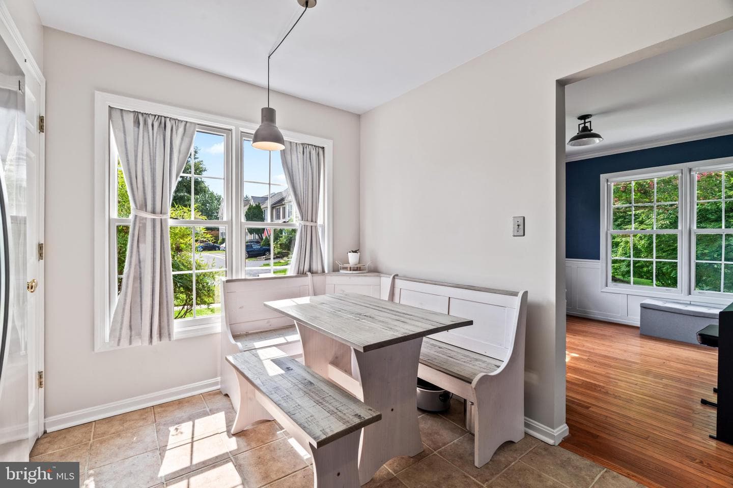 6626 Commodore Court photo 5