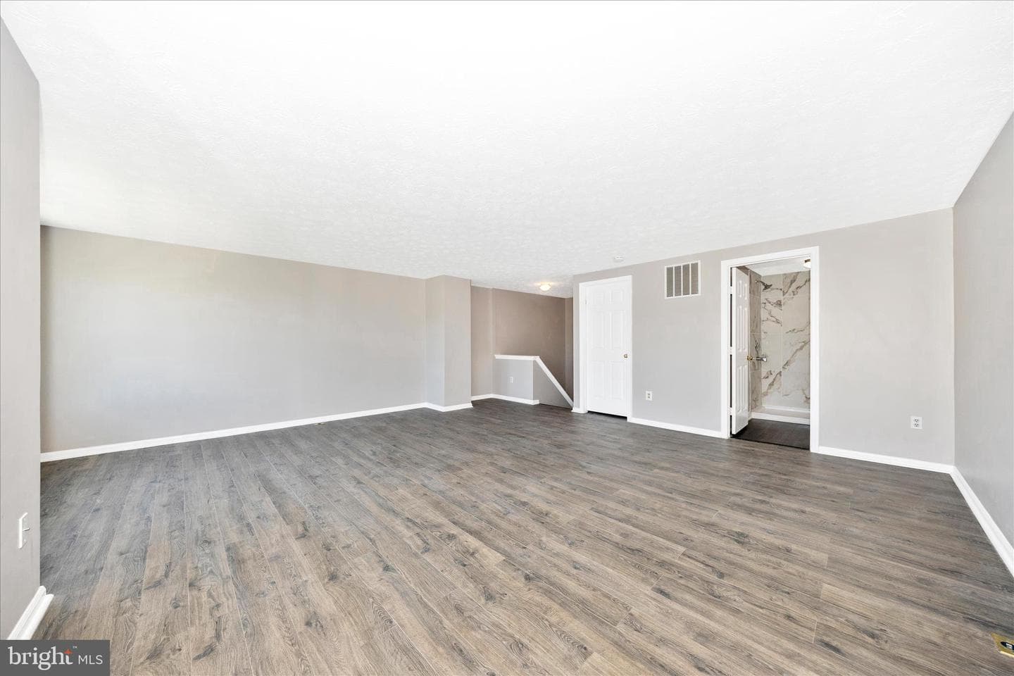 572 Hollyberry Way photo 16