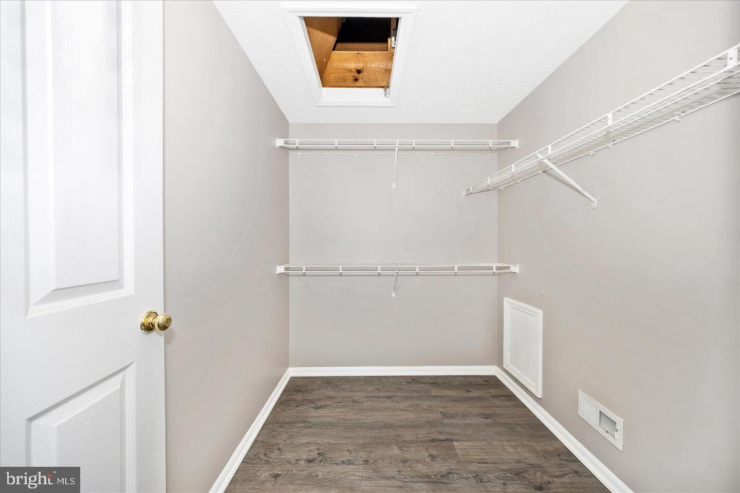 572 Hollyberry Way photo 22