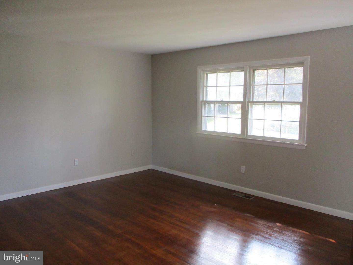 1605 Samantha Drive photo 3