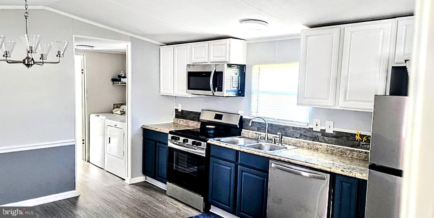 1923 Bennett Road photo 3