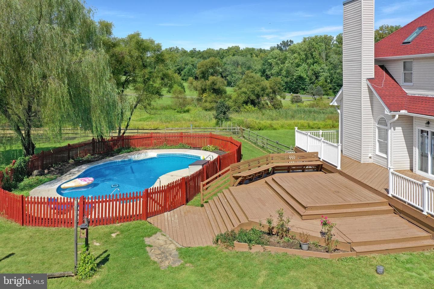 760 Gilbert Road photo 10