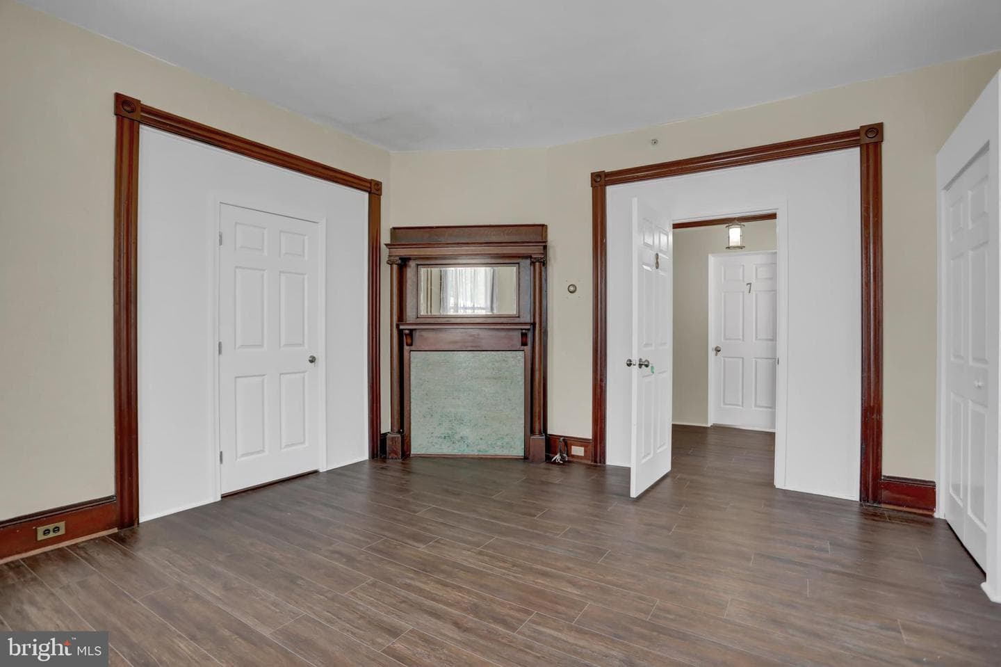 631 W Bel Air Avenue photo 26