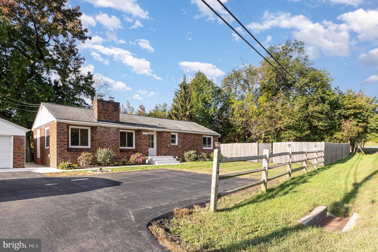 1514 Superior Street photo 39