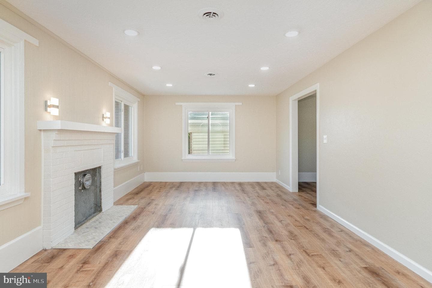 1514 Superior Street photo 6