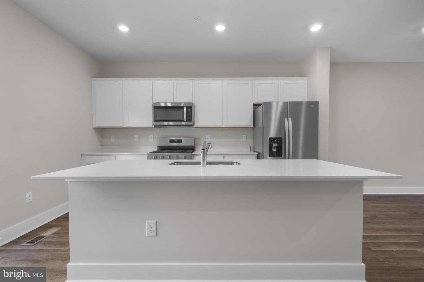 343 Hackley Drive photo 12