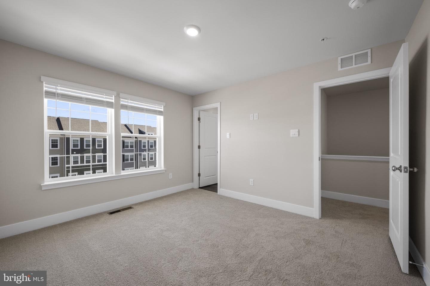 343 Hackley Drive photo 16