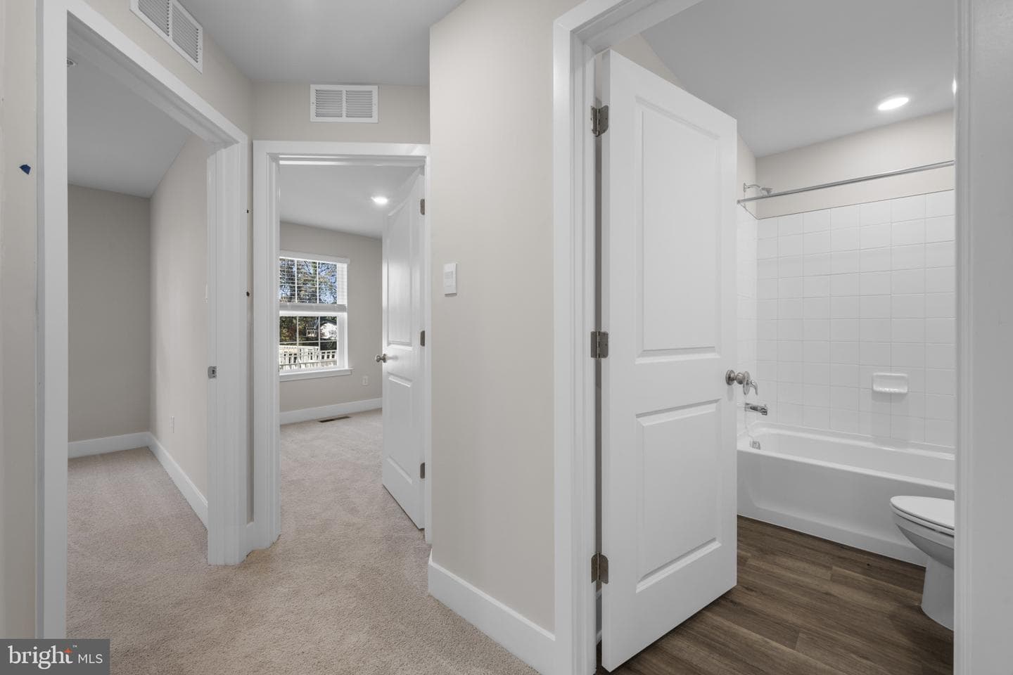 343 Hackley Drive photo 20