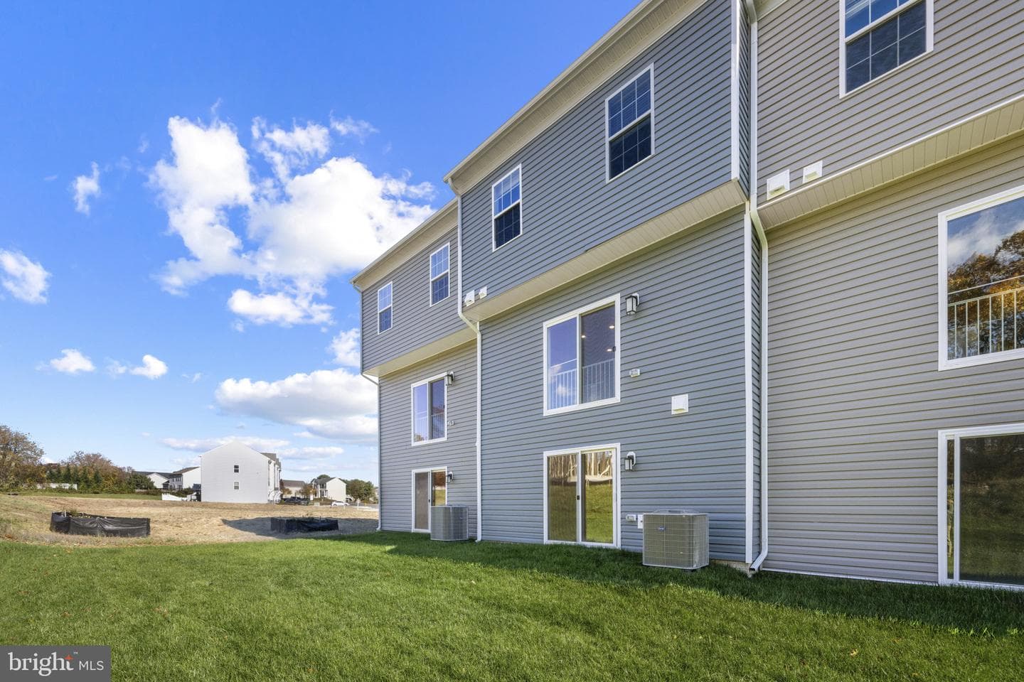 343 Hackley Drive photo 33