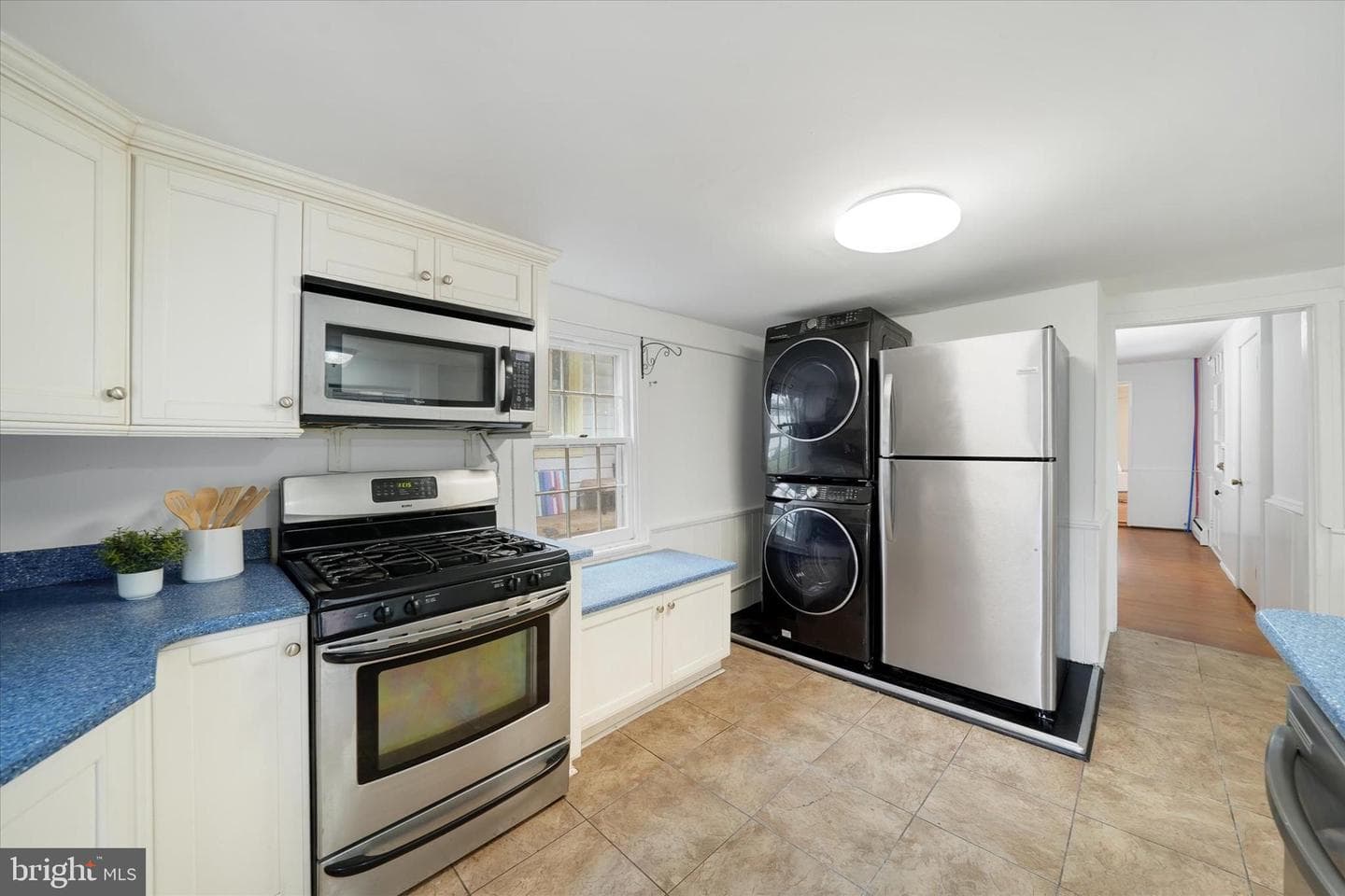 556 Congress Avenue photo 15