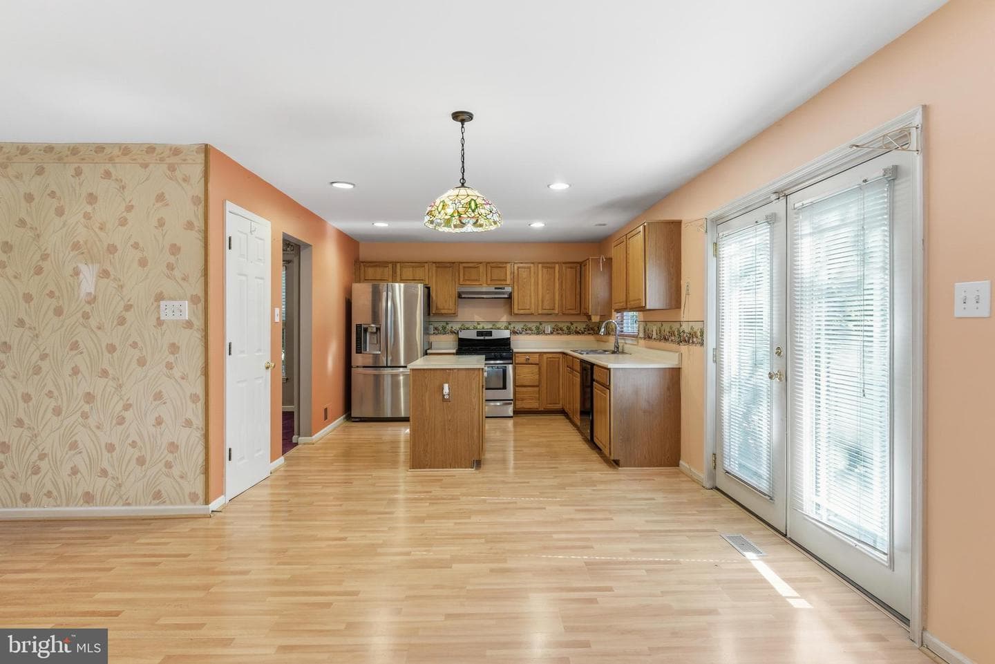 395 Enfield Road photo 12