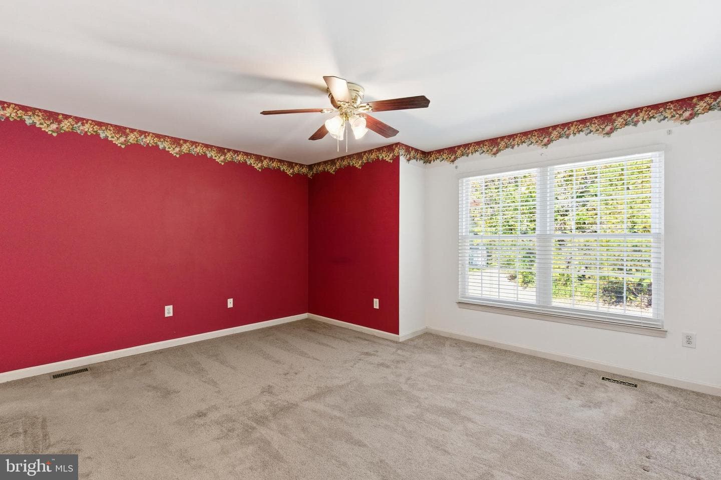 395 Enfield Road photo 23
